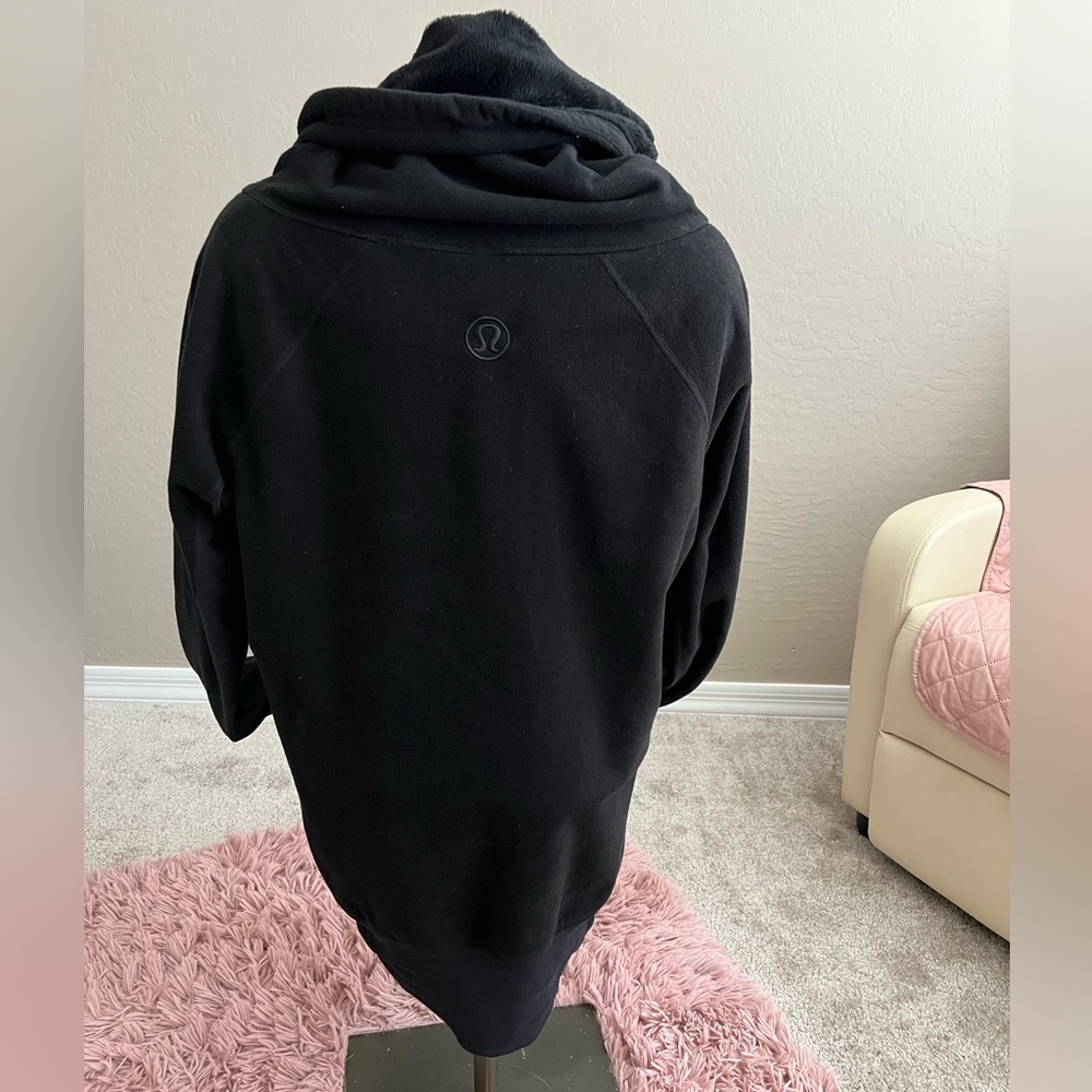 Lululemon Sweater size 10